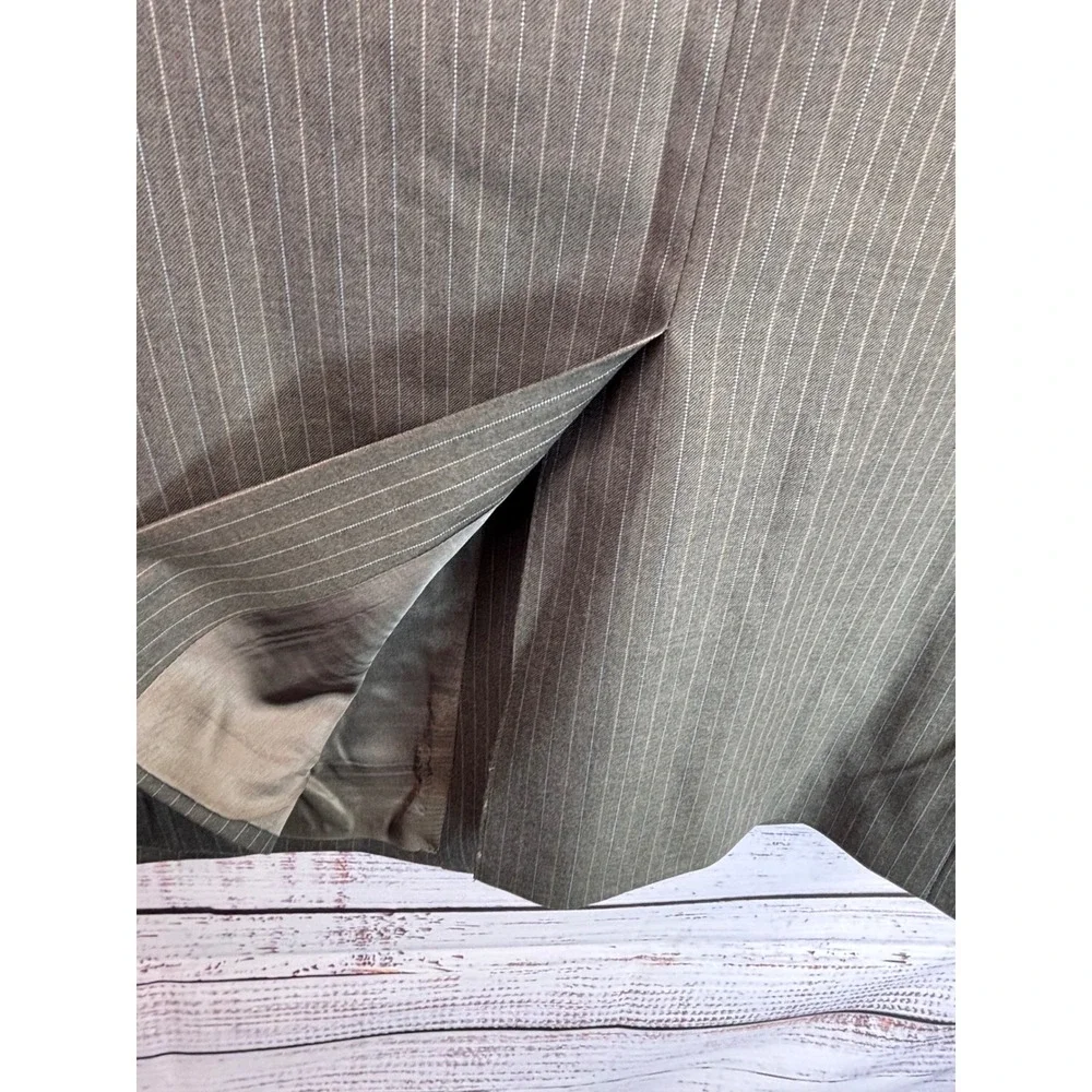 Jos A Bank Mens 44L Grey Pinstripe 100% Wool 2-Button‎ Blazer Sport Coat Jacket